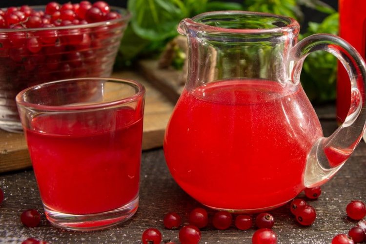 Морс из красной смородины с лимонным соком