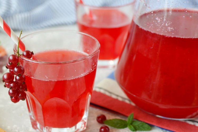 Морс из красной смородины с мятой