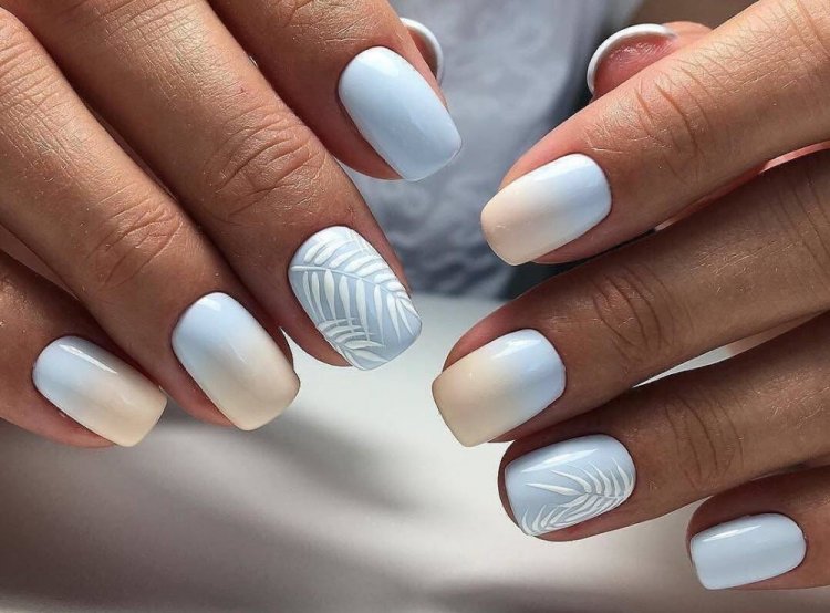 Светлый градиентный маникюр