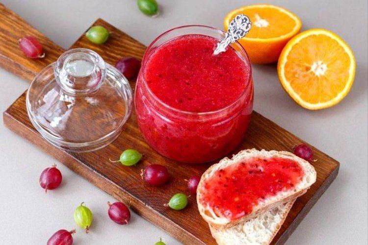 Желе из апельсинов и крыжовника с корицей