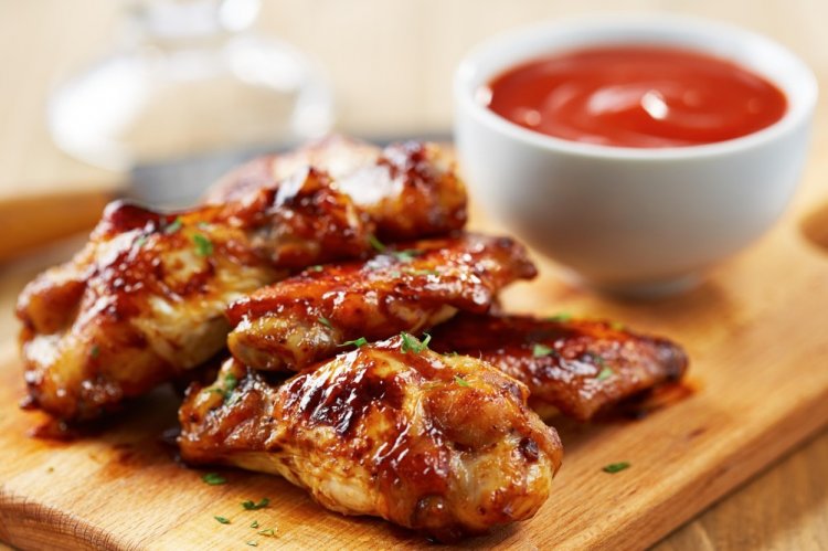 Куриные крылышки в томатном соусе