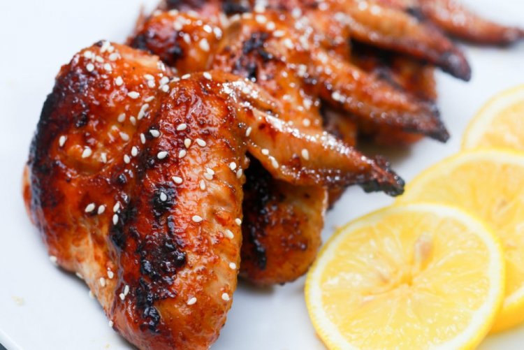 Куриные крылышки с медом на мангале