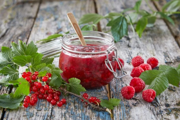 Варенье-пятиминутка из красной смородины и малины