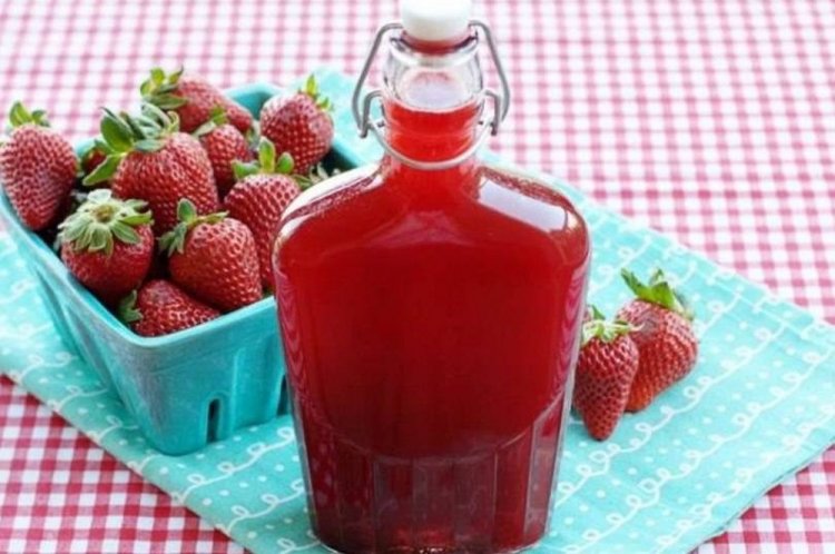 Вино из клубники и ягодного ассорти