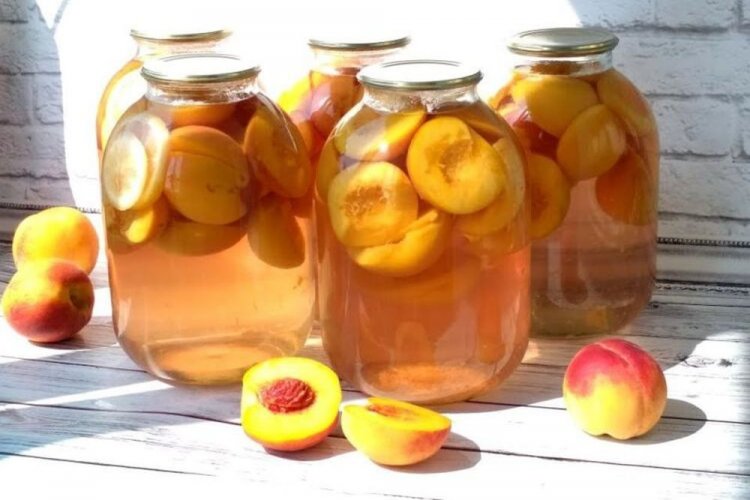 Компот из нектаринов с лимонным соком