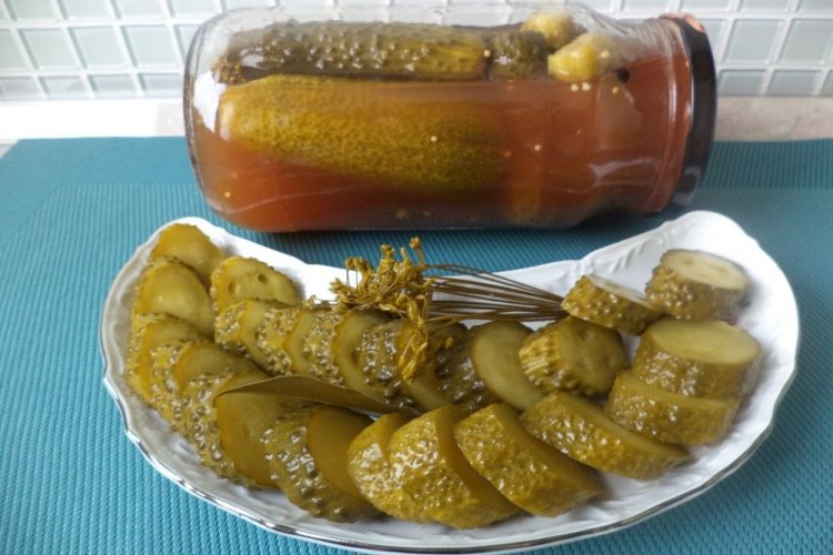 Огурцы в кетчупе с предварительной засолкой