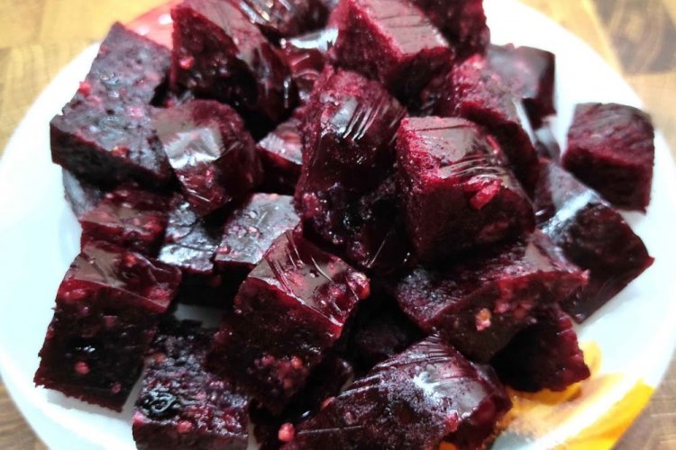 Мармелад из черной смородины с орехами