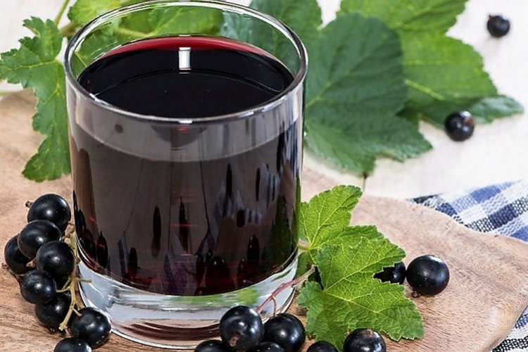 Сок из черной смородины в соковарке