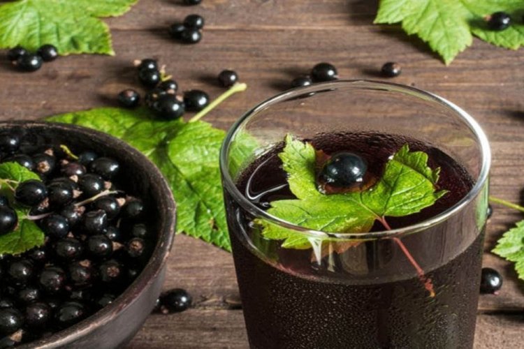 Сок из черной смородины с лимонной кислотой