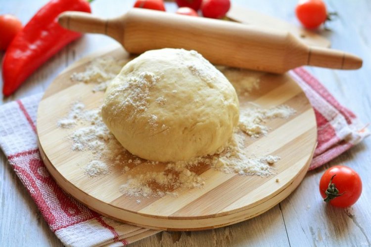 Дрожжевое тесто для пиццы на смальце