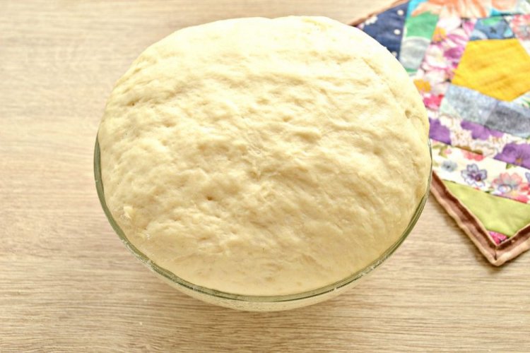 Тесто для пиццы на кефире и сметане с яйцом