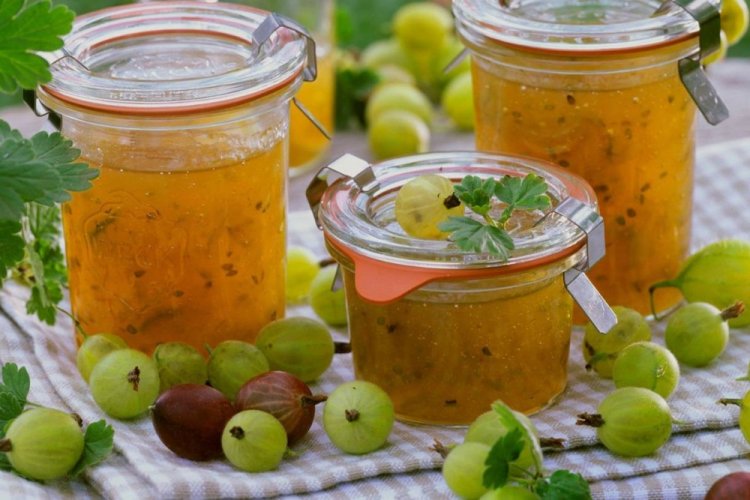 Варенье-пятиминутка из крыжовника и груши