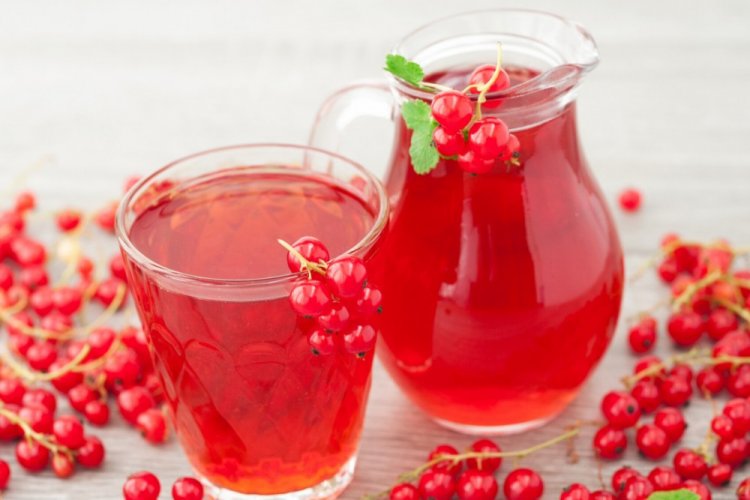 Сок из красной смородины с лимонной кислотой