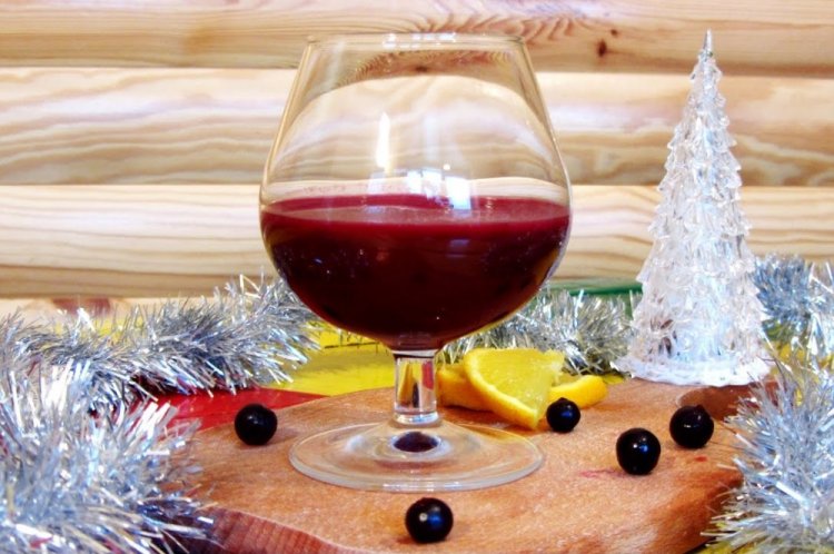 Ликер из черной смородины со сливками