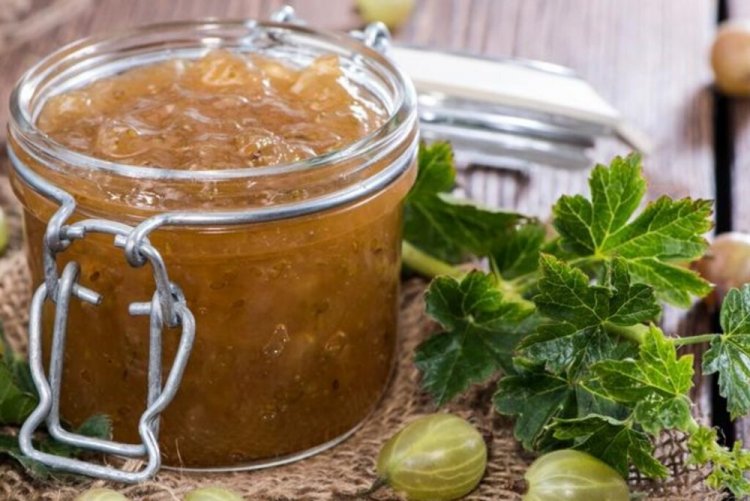 Желе из крыжовника с апельсинами и мятой