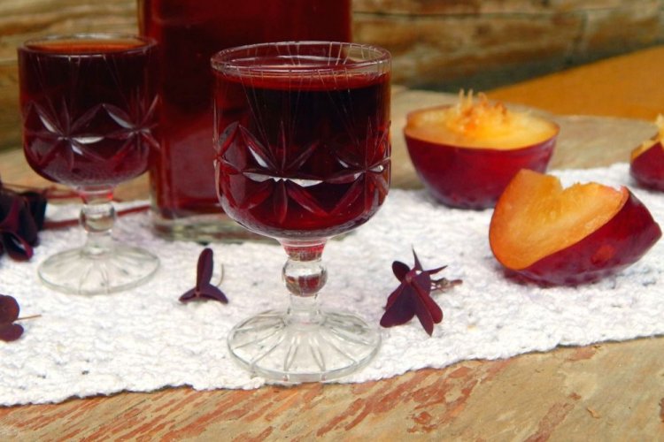 Сливовая наливка на самогоне