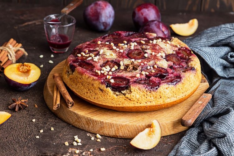 Сливовый пирог-перевертыш