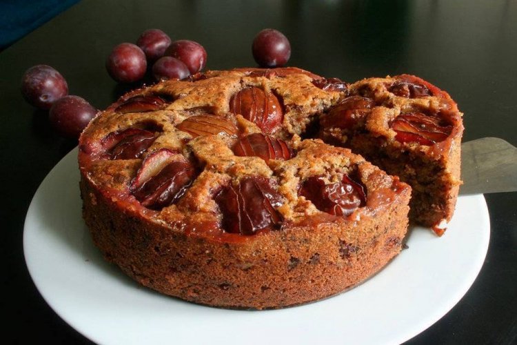 Сливовый пирог на простокваше