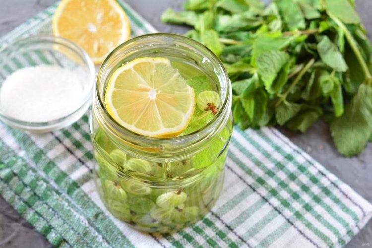 Наливка из крыжовника с лимоном