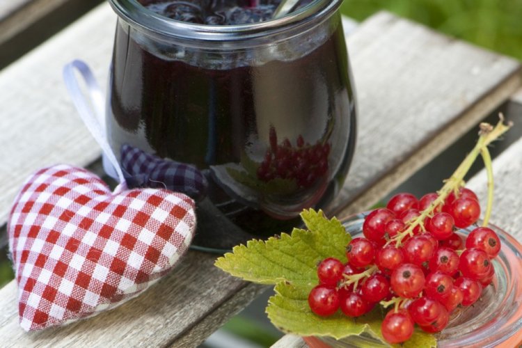 Джем из ирги и красной смородины