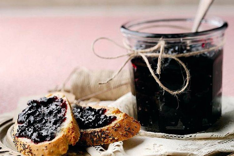 Джем из ирги без варки