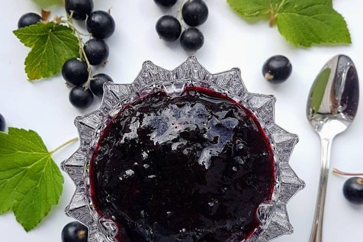 Джем из ирги и черной смородины