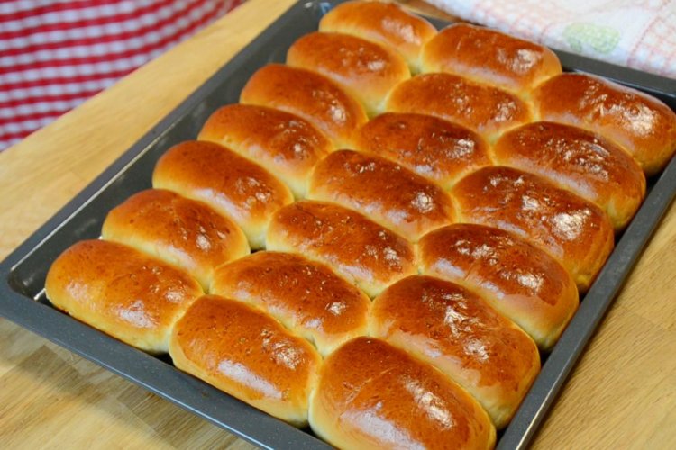 Пышные пирожки с абрикосами в духовке