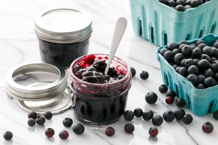 Варенье-пятиминутка из черники и земляники