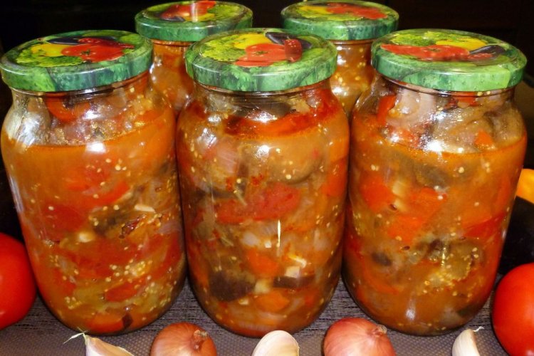 Салат из помидоров, огурцов и баклажанов на зиму