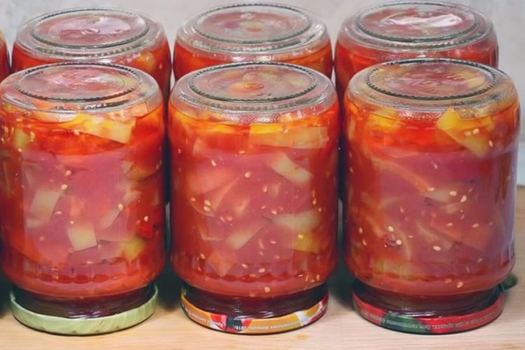 Лечо из кабачков, болгарского перца и яблок