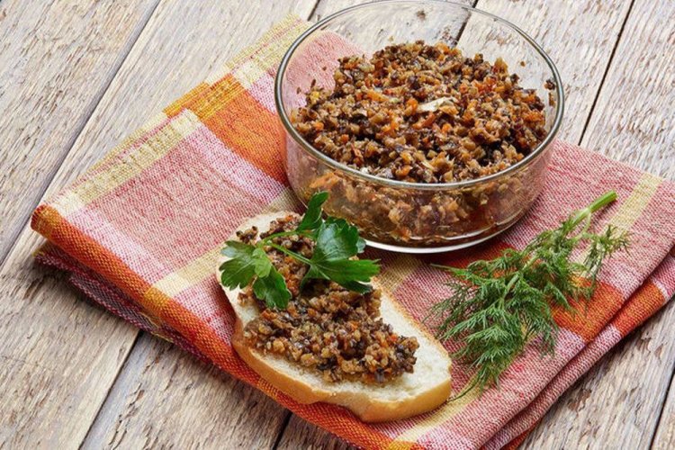 Грибная икра из опят с морковью и луком