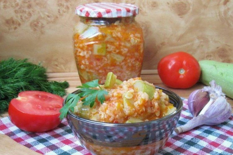 Салат из риса, кабачков и свежих помидоров на зиму