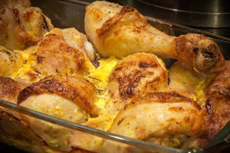 Куриные ножки с картофелем под сыром