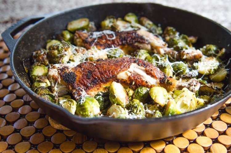 Куриные ножки с брюссельской капустой