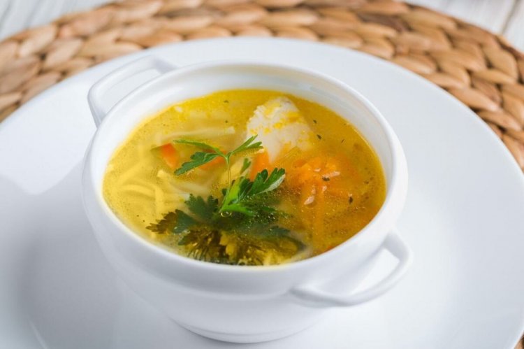 Суп из куриных ножек с лапшой