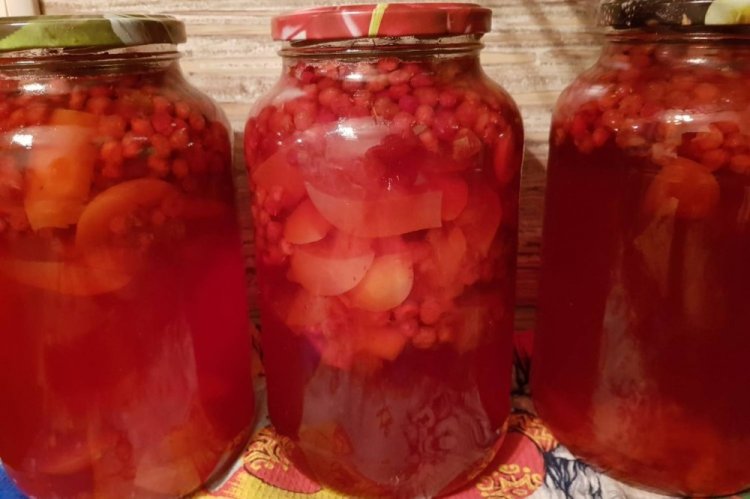 Компот из брусники и груши