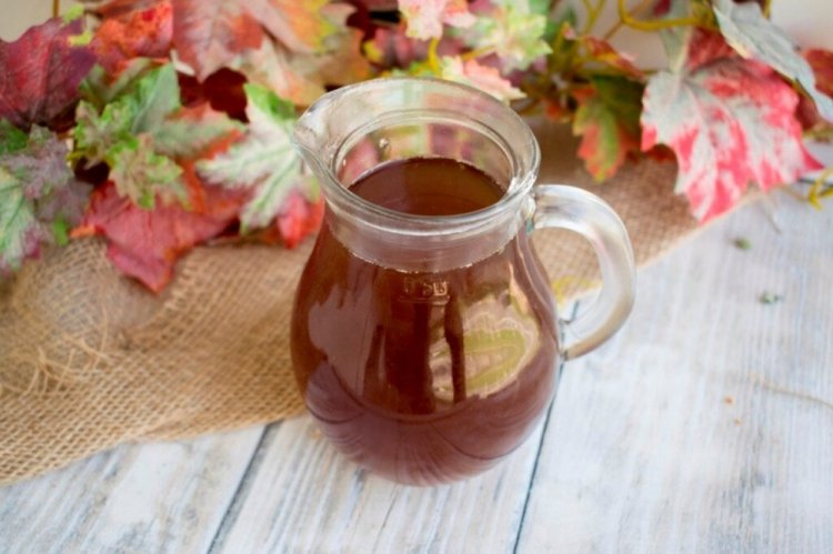 Компот из брусники и шиповника