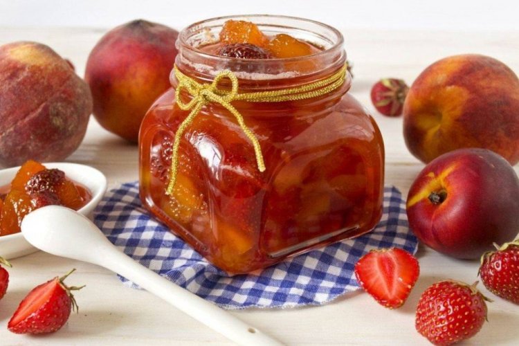 Варенье из нектаринов и клубники