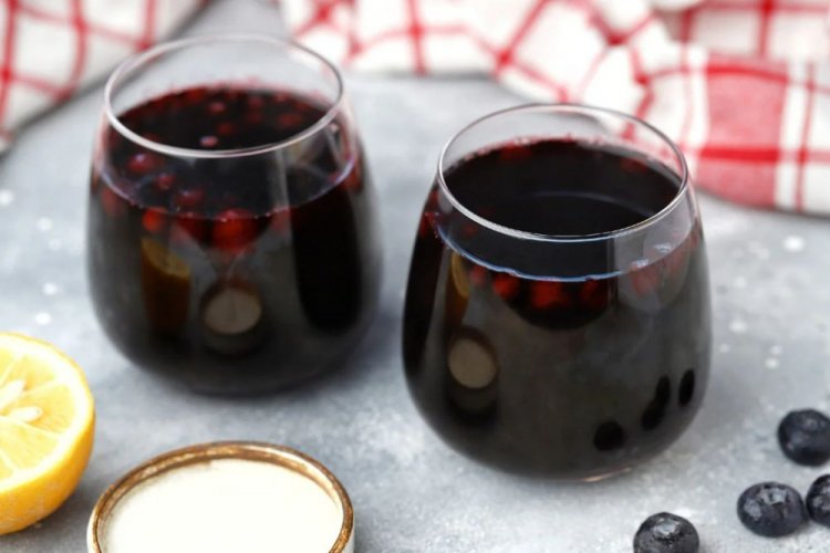 Вино из черники с лимоном