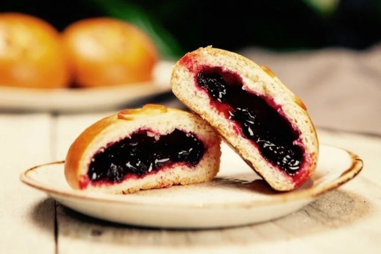 Творожные пирожки с черникой