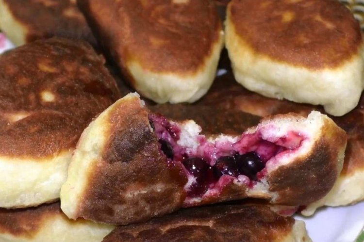 Пирожки с черникой из рисовой муки