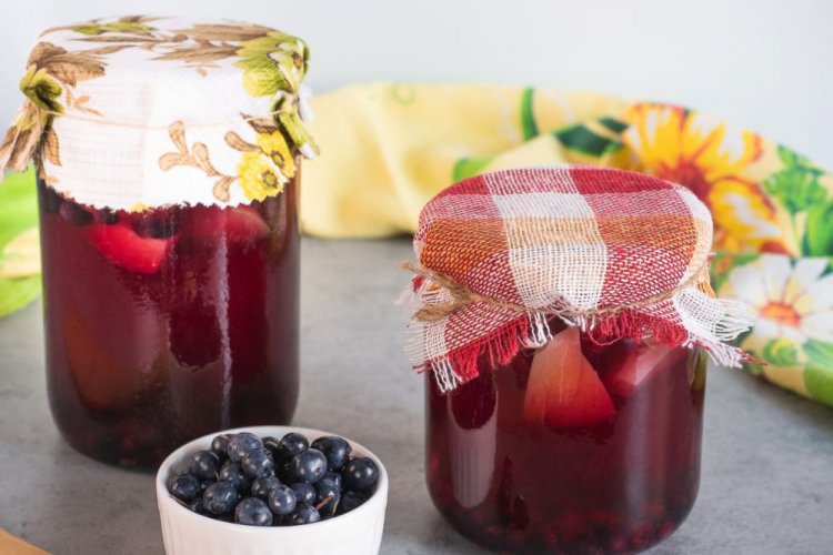 Компот из черники и груши на зиму