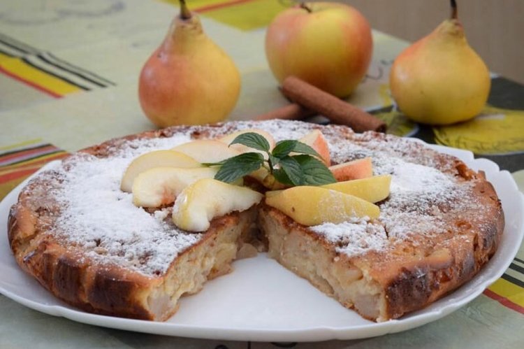 Шарлотка с грушами в микроволновке