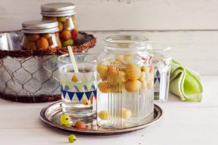 Компот из крыжовника с апельсином и яблочным соком