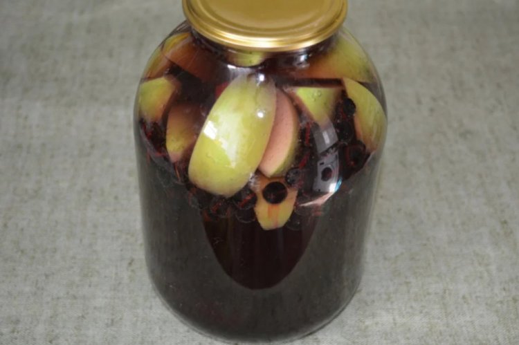 Компот из черноплодной рябины и груши на зиму