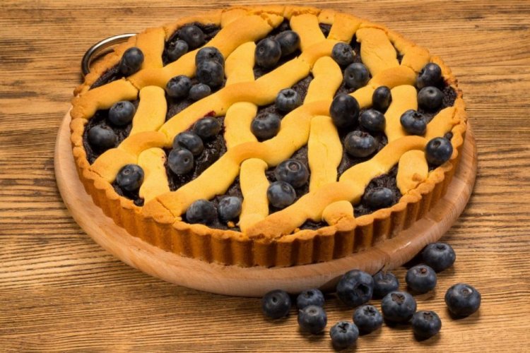 Пирог с черникой на смальце