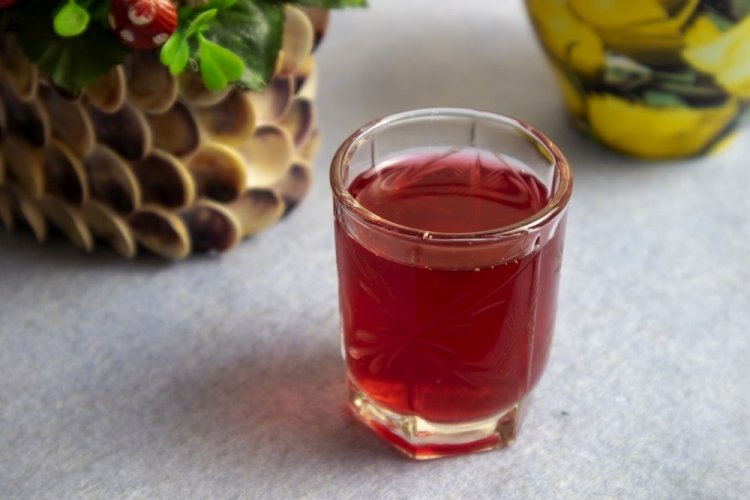 Настойка из ирги на самогоне