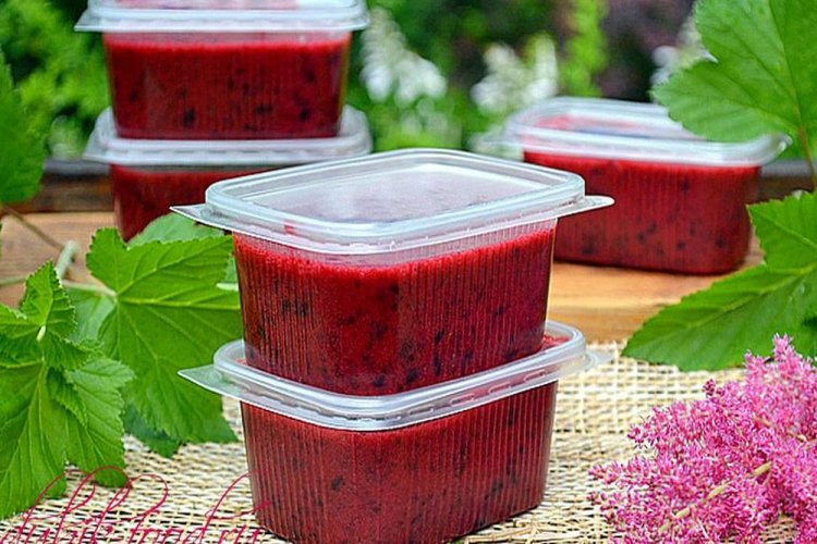 Пюре из красной смородины с сахаром