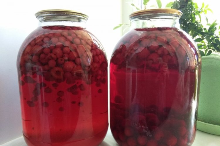 Компот из малины и красной смородины на зиму
