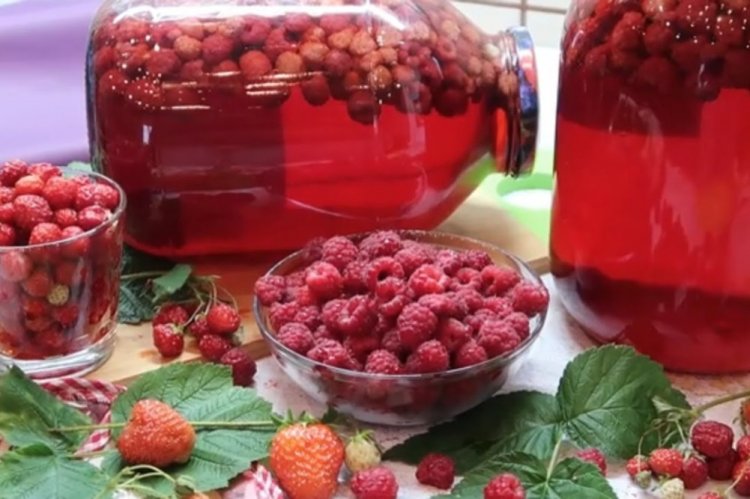 Компот из земляники и малины на зиму